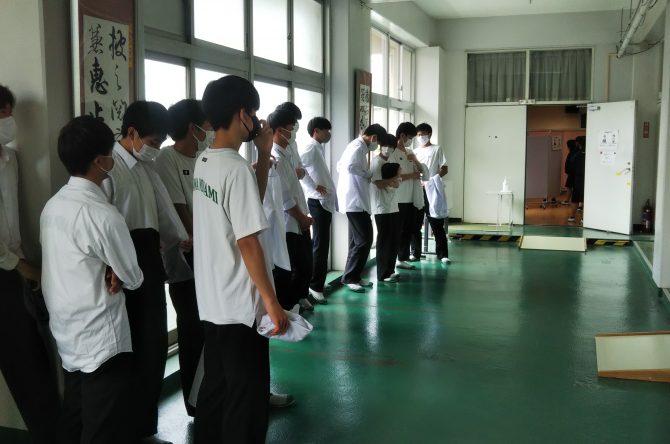 内科検診が実施されています。