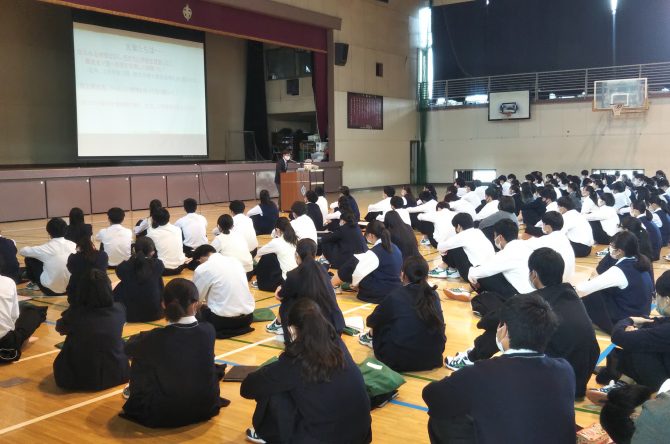 2年次『進路説明会』が実施されました。