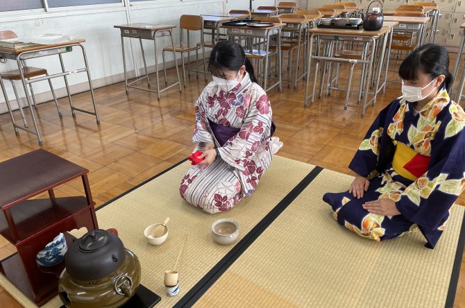 茶道部　文化祭に向けて