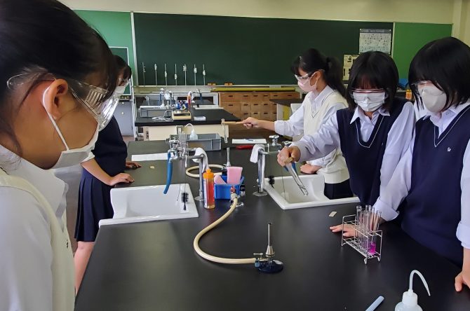 授業の様子（４）化学実験