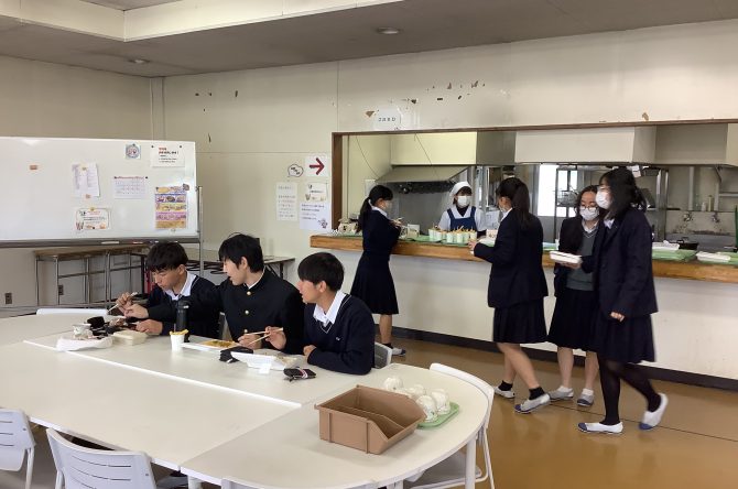 浦和南高校の食堂を利用しましょう！