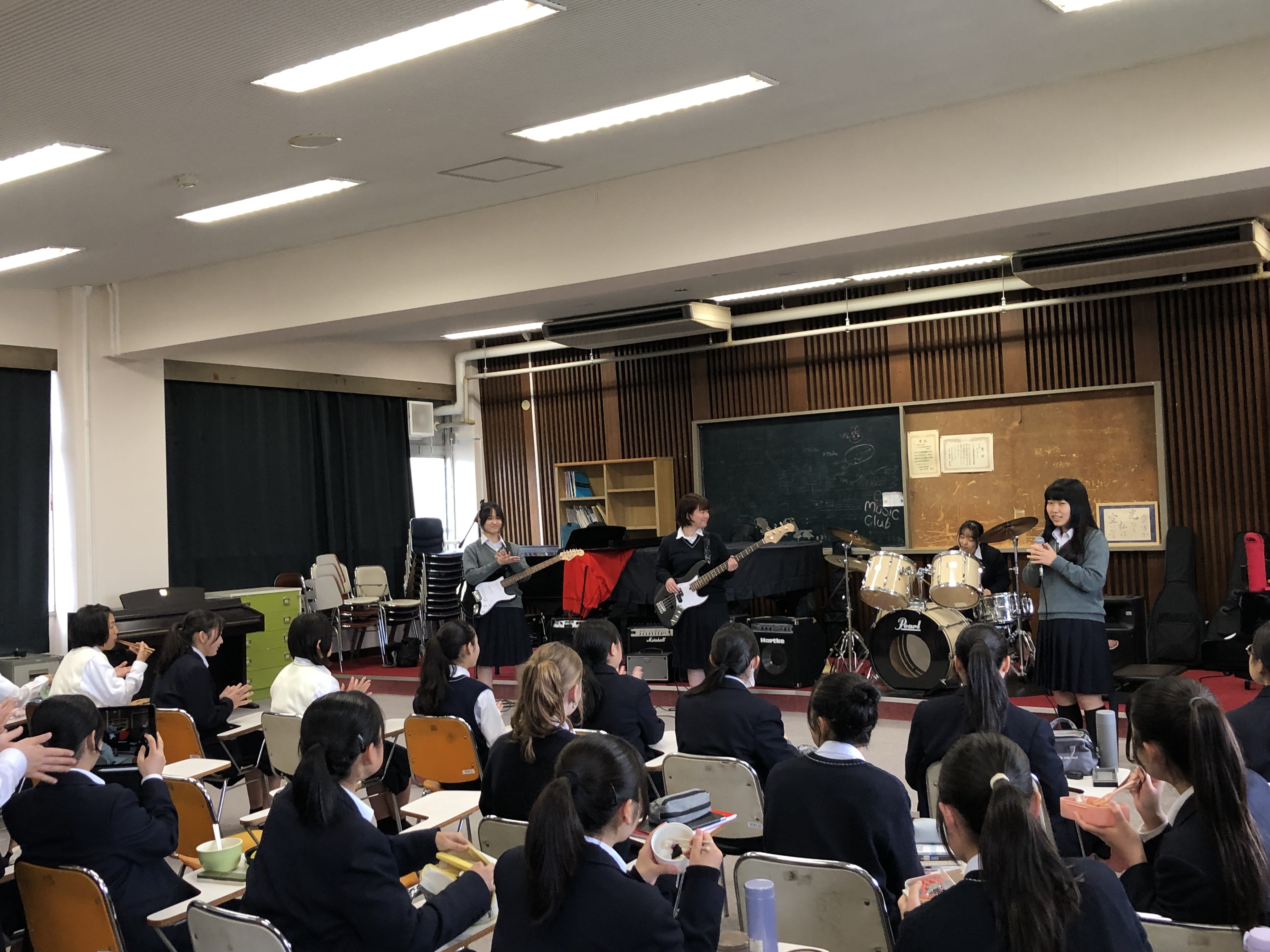 昼休みライブ_3年生