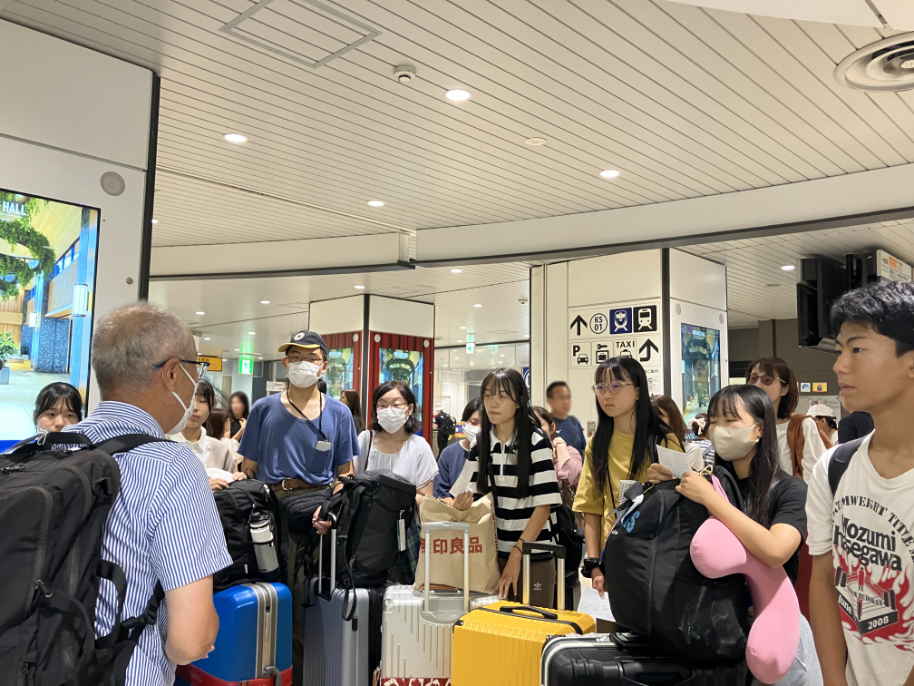京成上野駅で集合、出発式