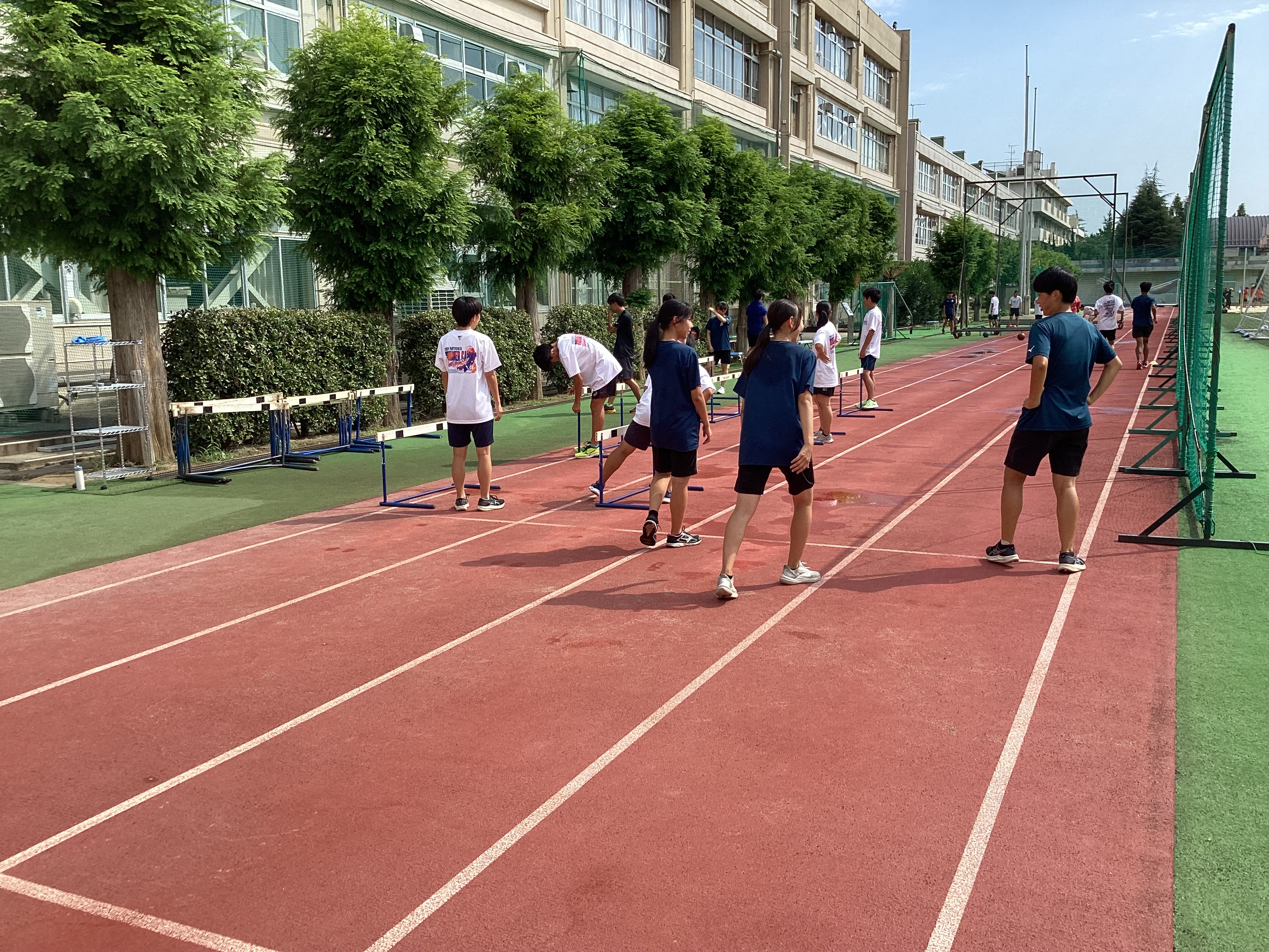 学校施設紹介（４）陸上用タータン