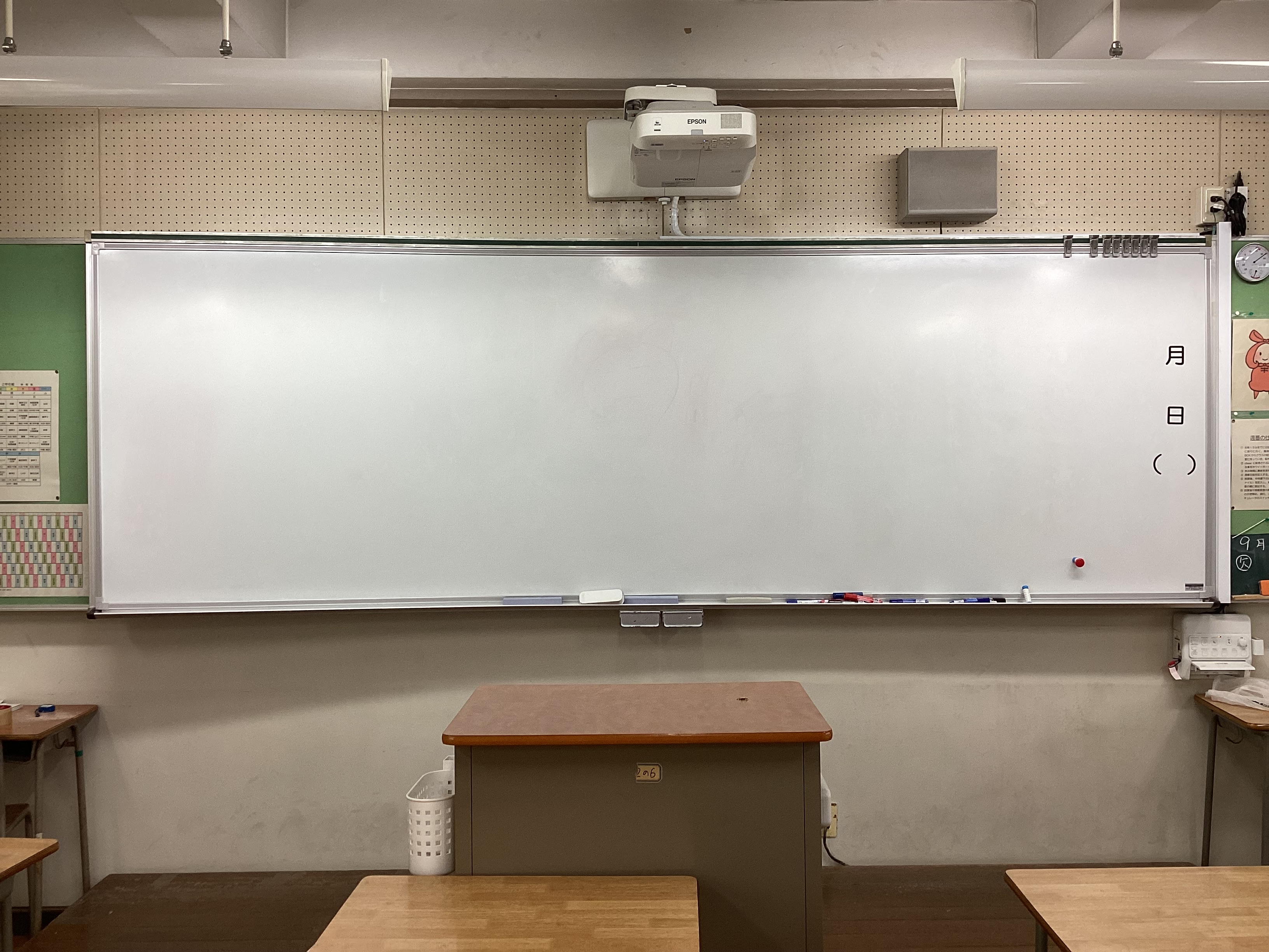 全教室ホワイトボード張り替え