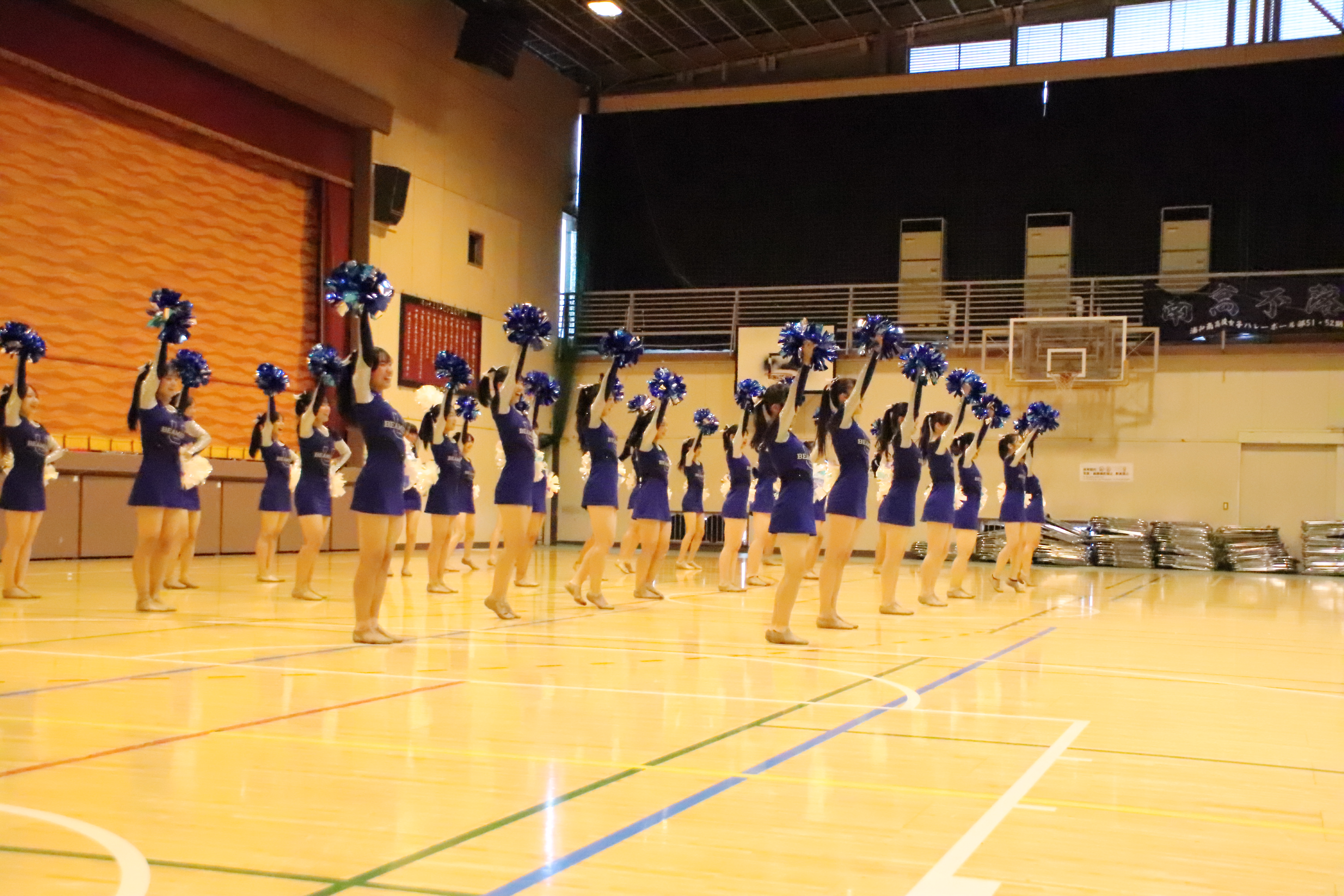 ステージ発表（バトン部によるダンス披露）