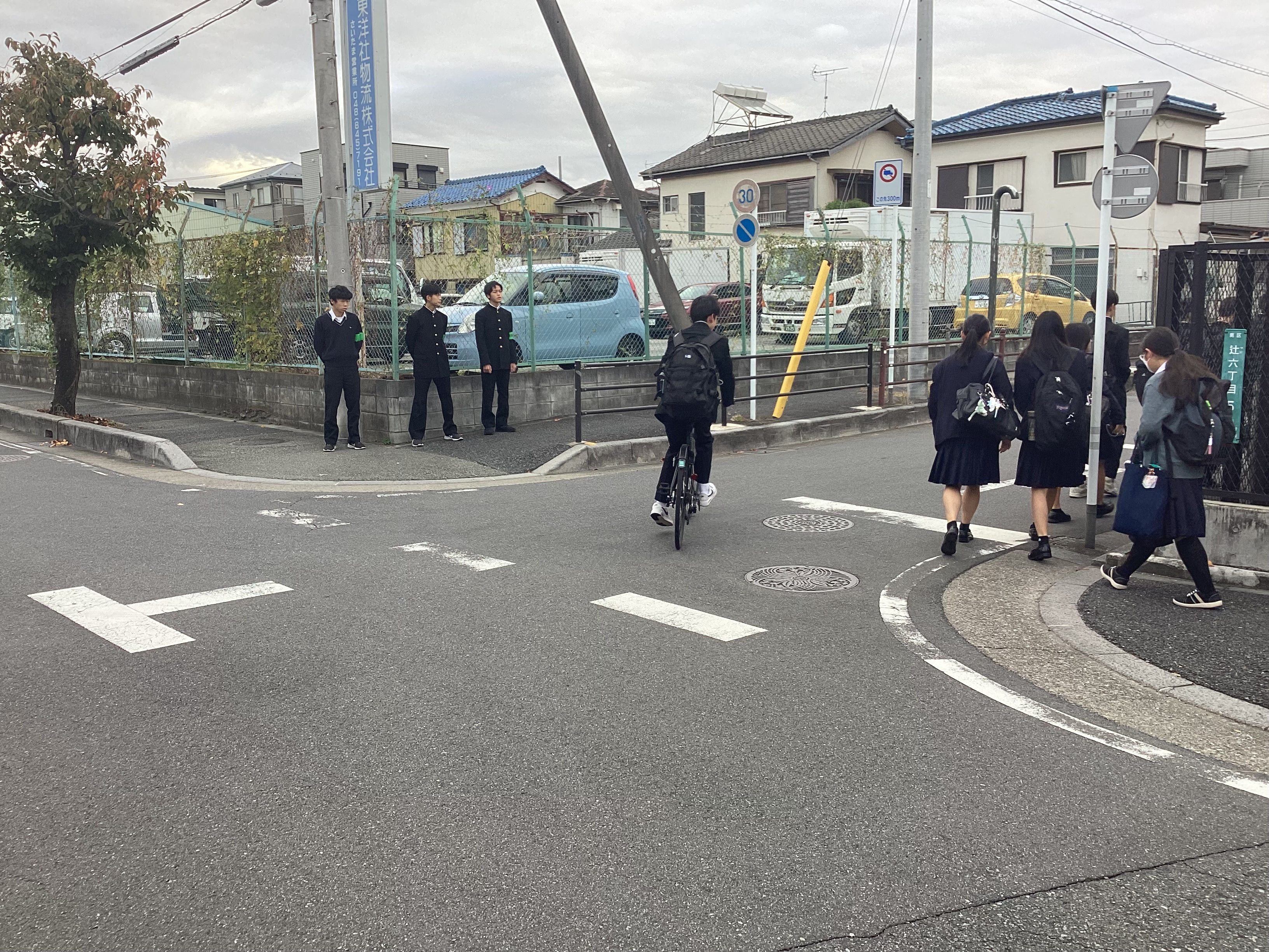 朝の挨拶運動・登校指導
