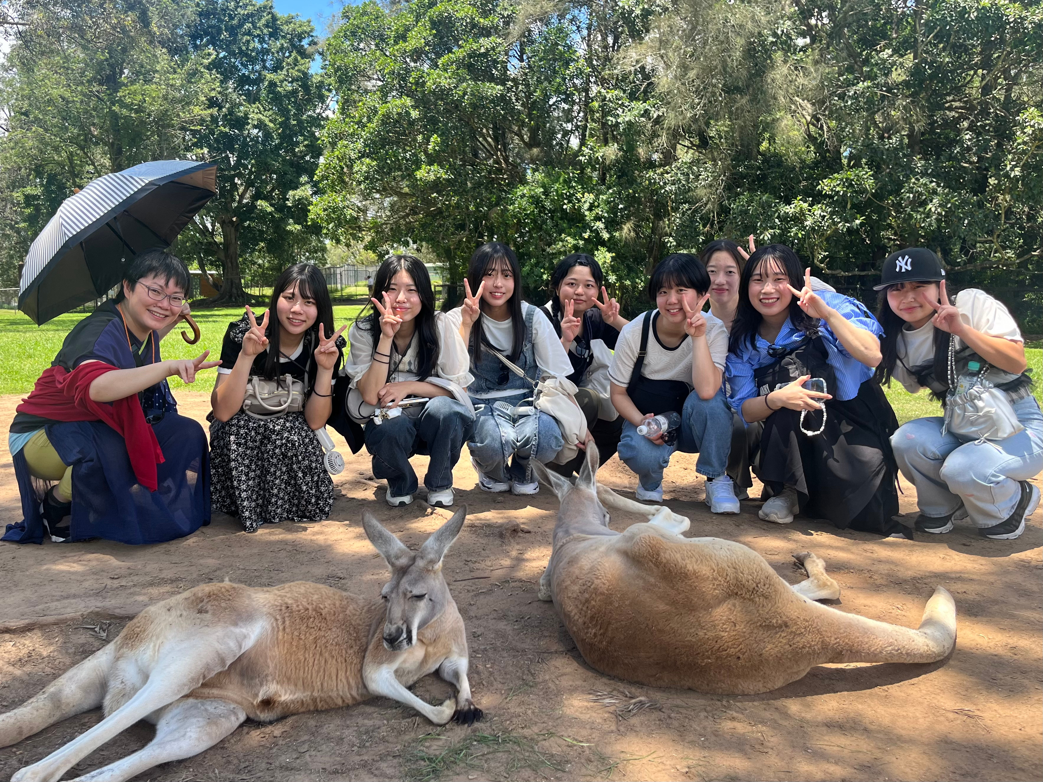 カンガルーと集合写真