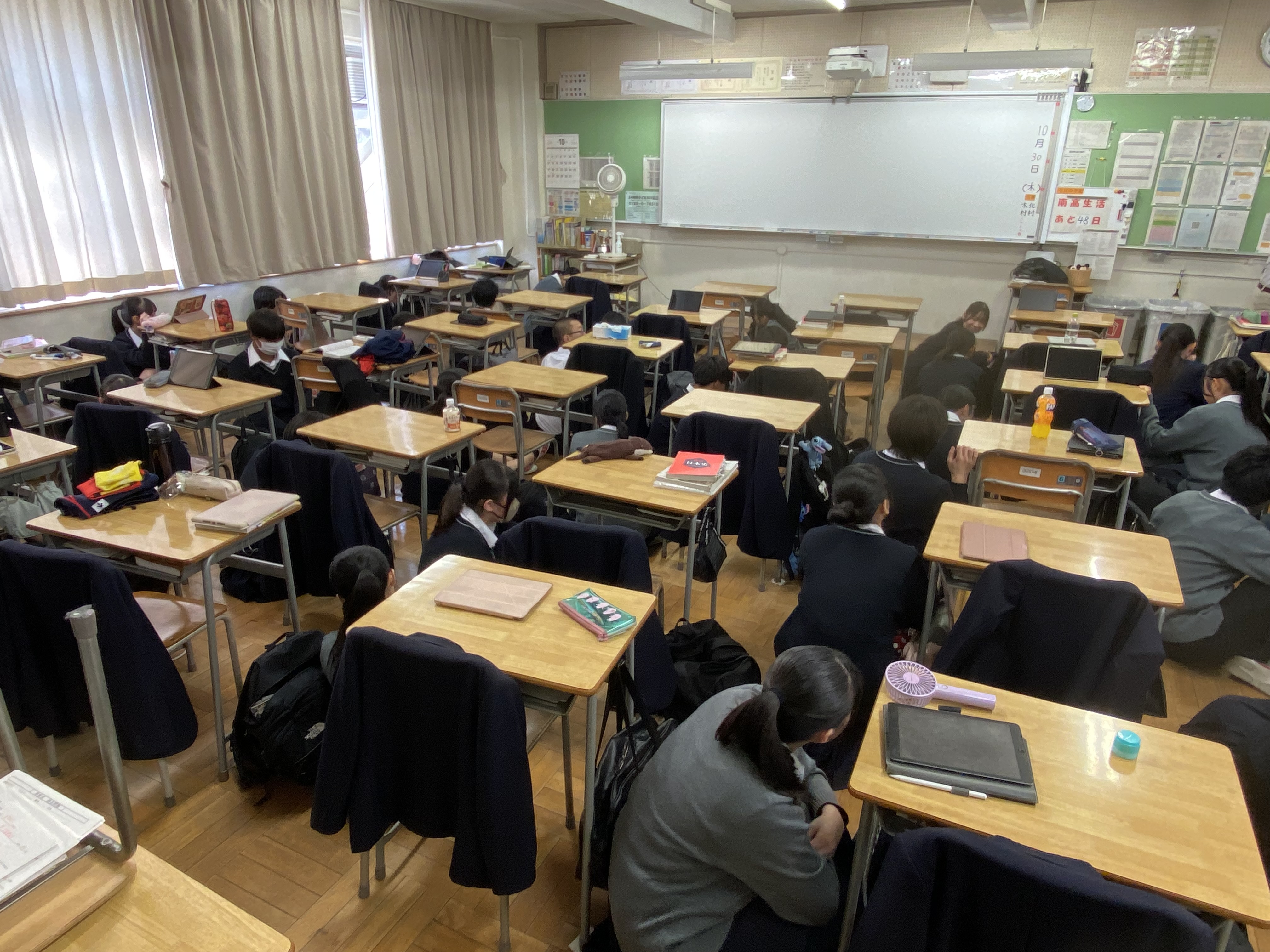 竜巻及び不審者侵入時 避難訓練