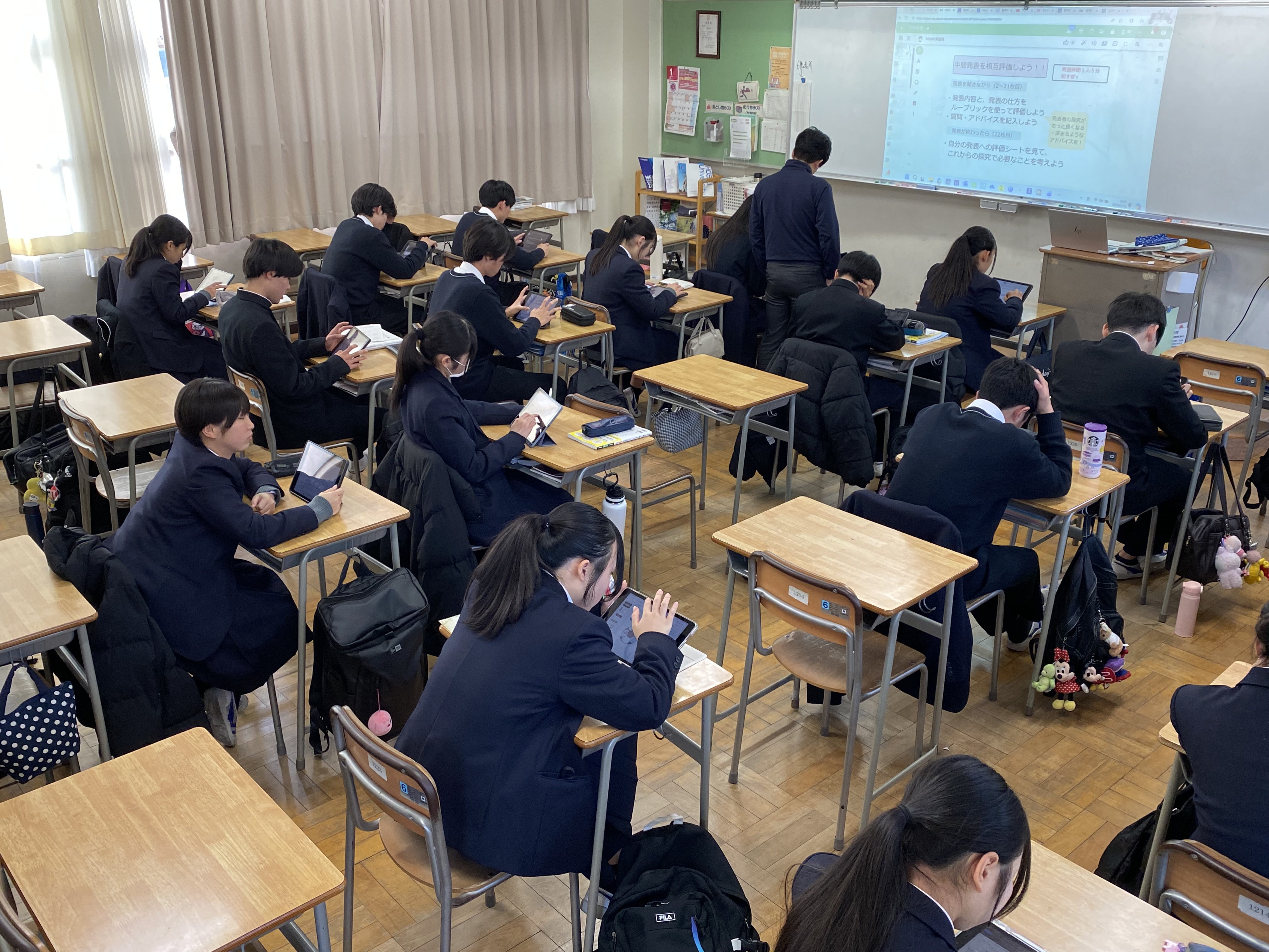 1年次 課題探究 中間発表に向けて