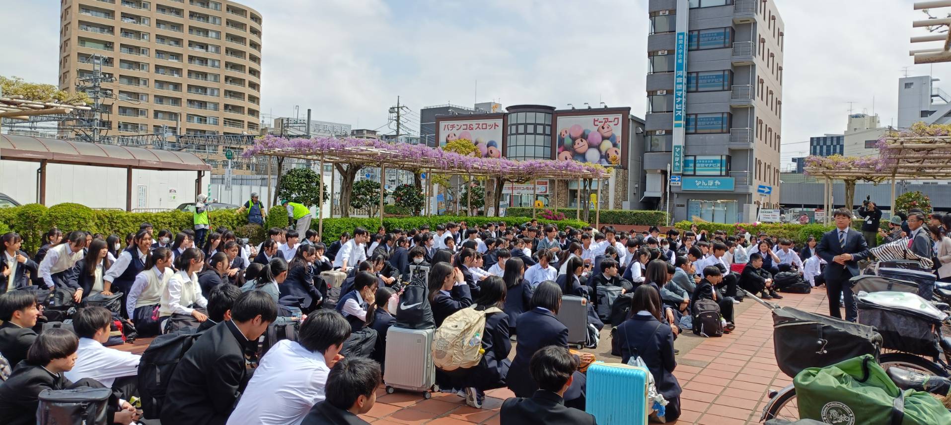 １年次校外ＨＲ出発