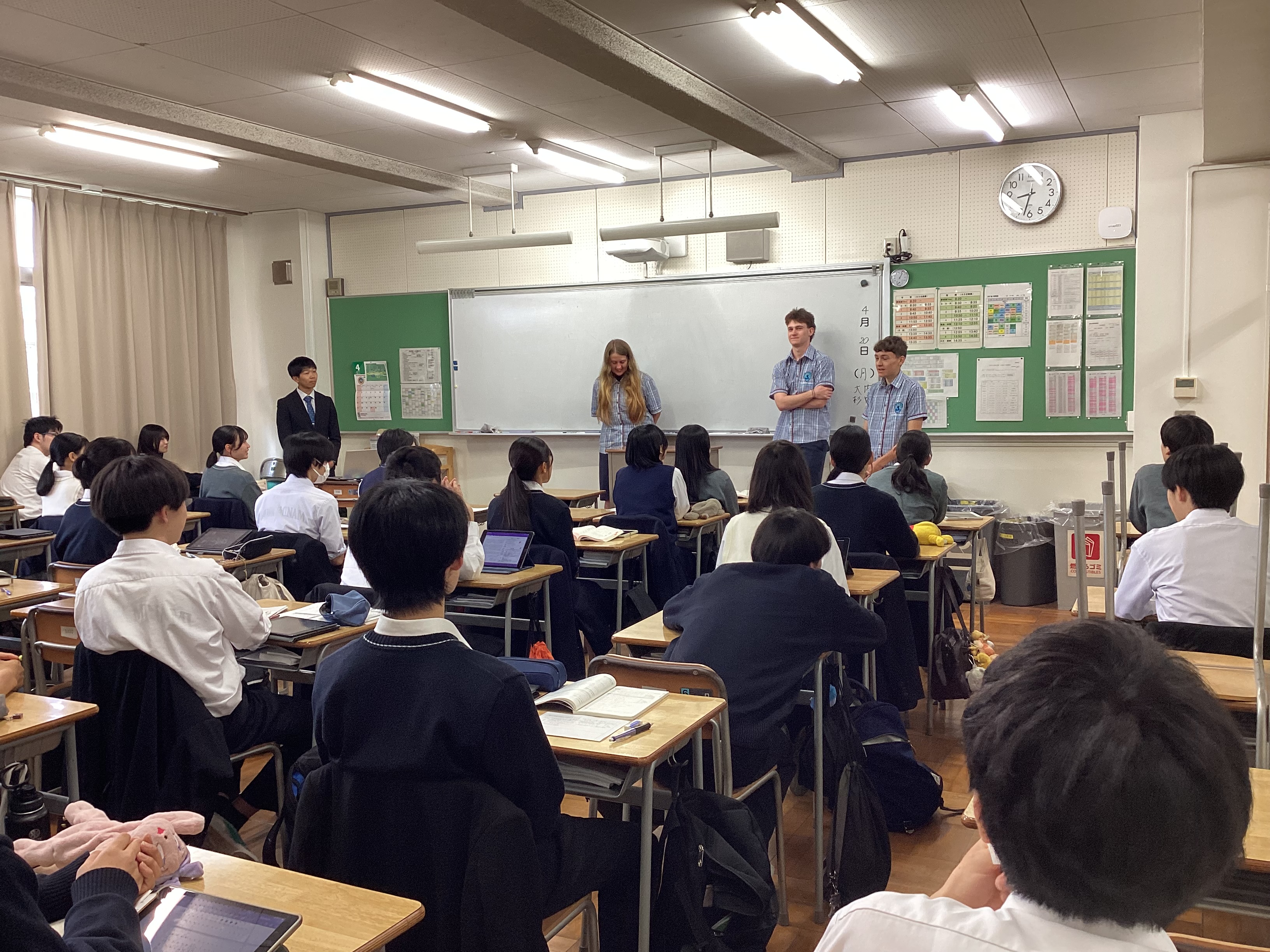 留学生・朝の自己紹介風景