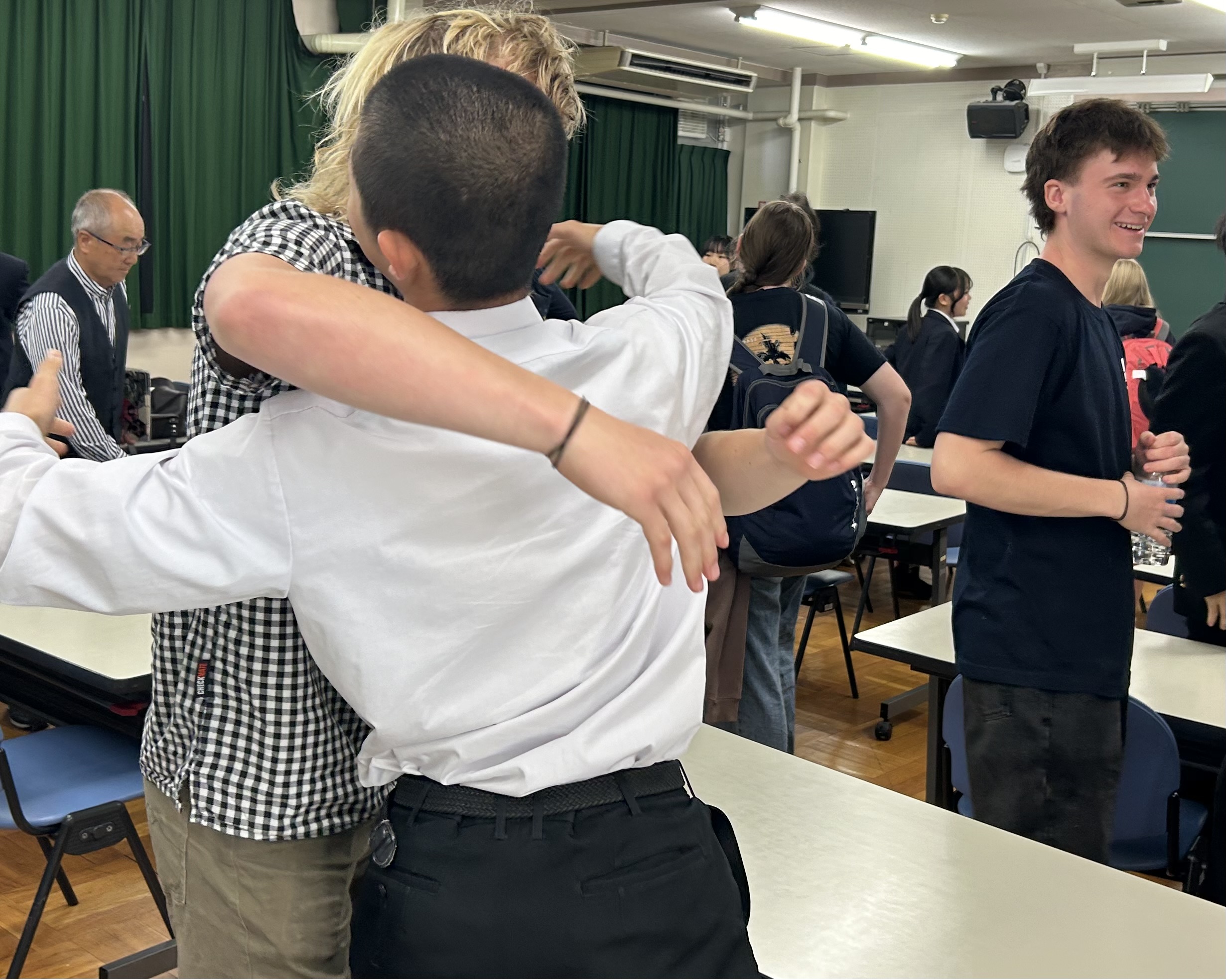 留学生　ホームスティを終え浦和南を出発２