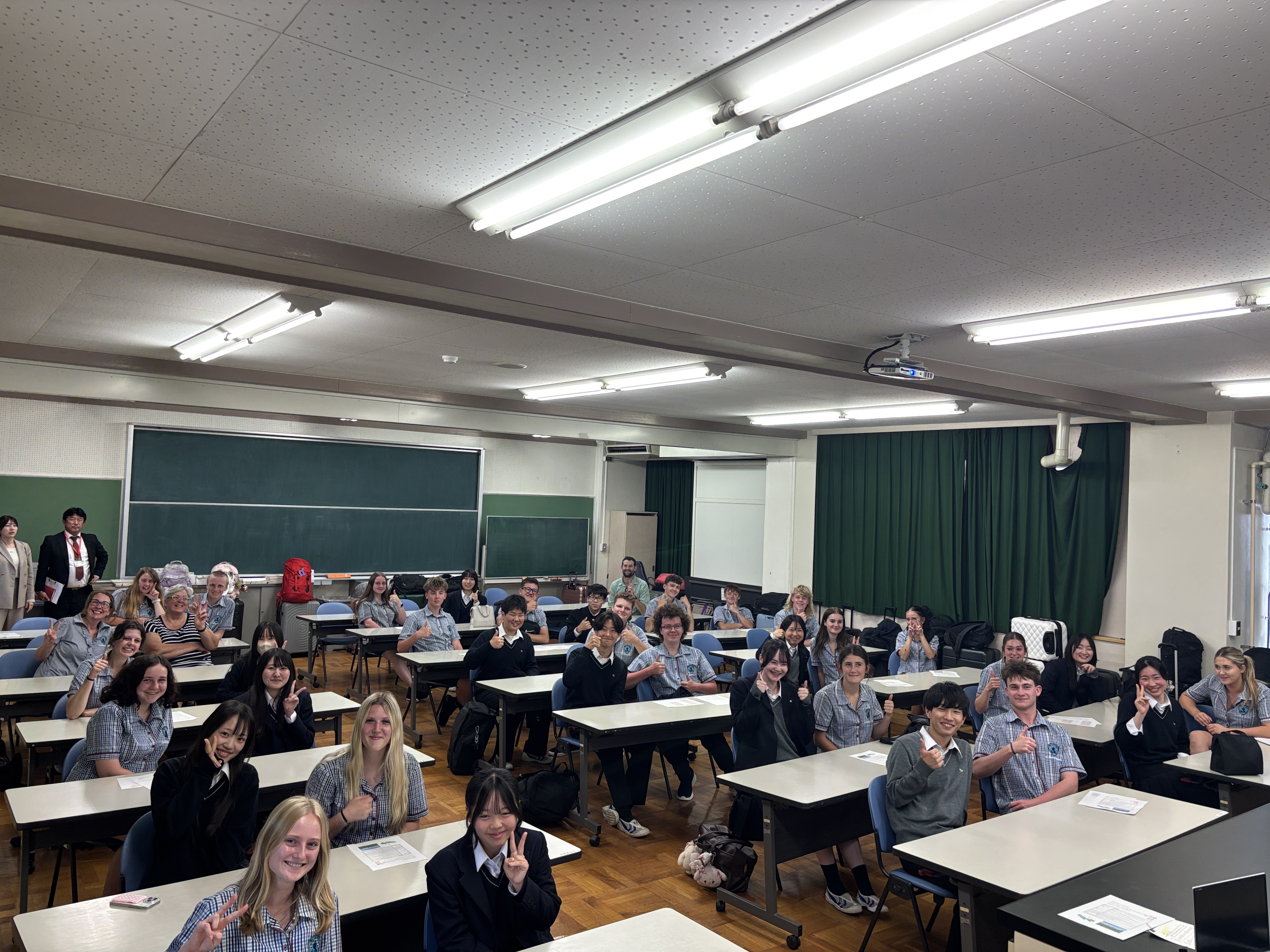 エレスメアカレッジ姉妹校から留学生来校